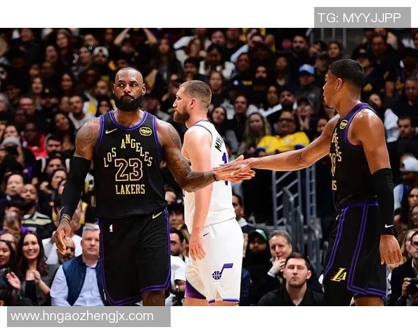 湖人队新赛季目标明确：重建冠军梦想与新老球员融合提升整体实力